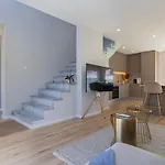 بيت للعطل Poolside Oasis By Caparica تشارنكه
