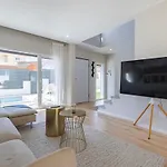 Poolside Oasis By Caparica بيت للعطل تشارنكه