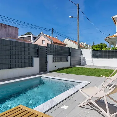 Poolside Oasis By Caparica * Charneca (Setubal)