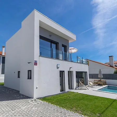 Nyaraló Poolside Oasis By Caparica Charneca