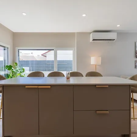 Poolside Oasis By Caparica * Charneca