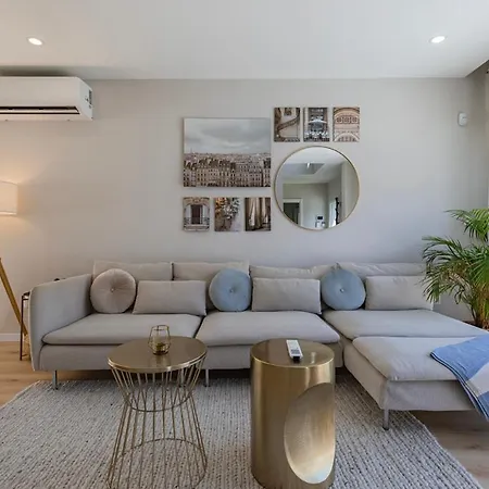 Poolside Oasis By Caparica * Charneca