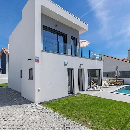 Poolside Oasis By Caparica Charneca