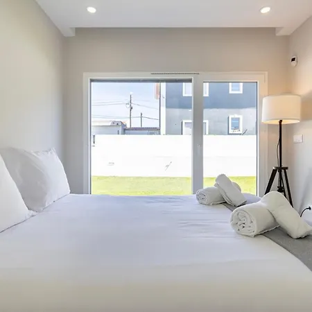 Nyaraló Poolside Oasis By Caparica *