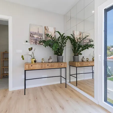 Poolside Oasis By Caparica * Charneca