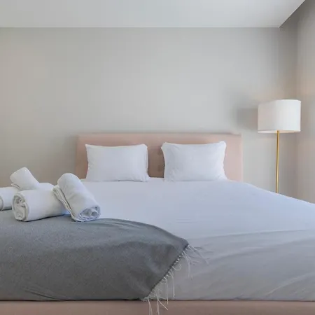 Poolside Oasis By Caparica Nyaraló *