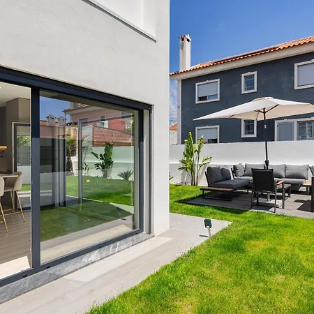 Poolside Oasis By Caparica *