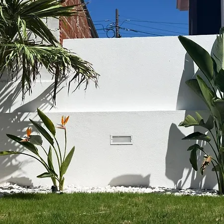 בית נופש Poolside Oasis By Caparica שארנקה