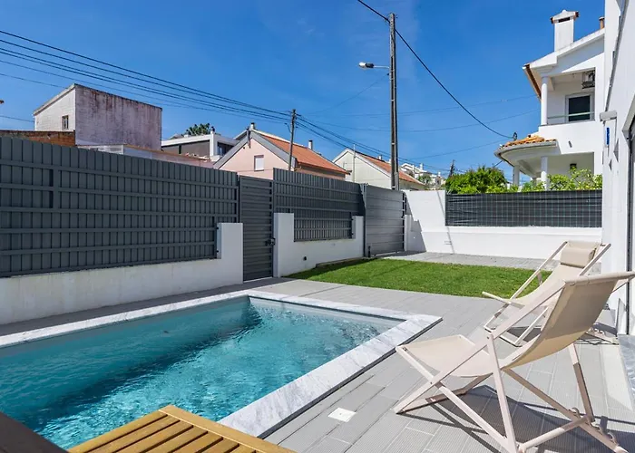 Poolside Oasis By Caparica * Charneca (Setubal)