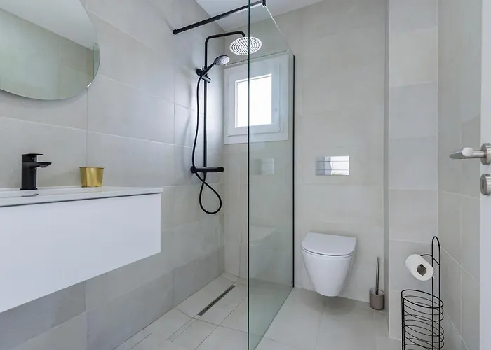 Poolside Oasis By Caparica Charneca (Setubal)