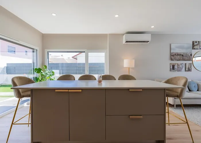 Poolside Oasis By Caparica * Charneca (Setubal)