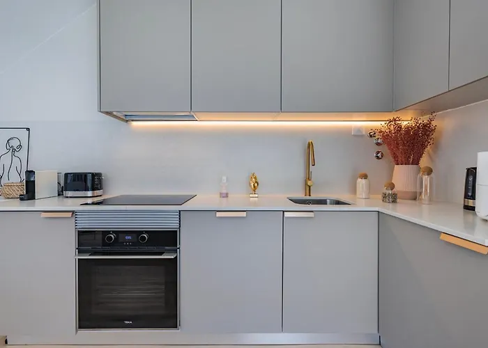 Poolside Oasis By Caparica Charneca (Setubal)