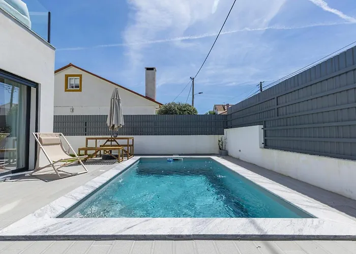 Poolside Oasis By Caparica Charneca (Setubal)