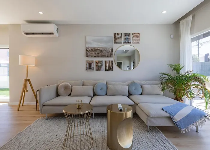 Poolside Oasis By Caparica * Charneca (Setubal)