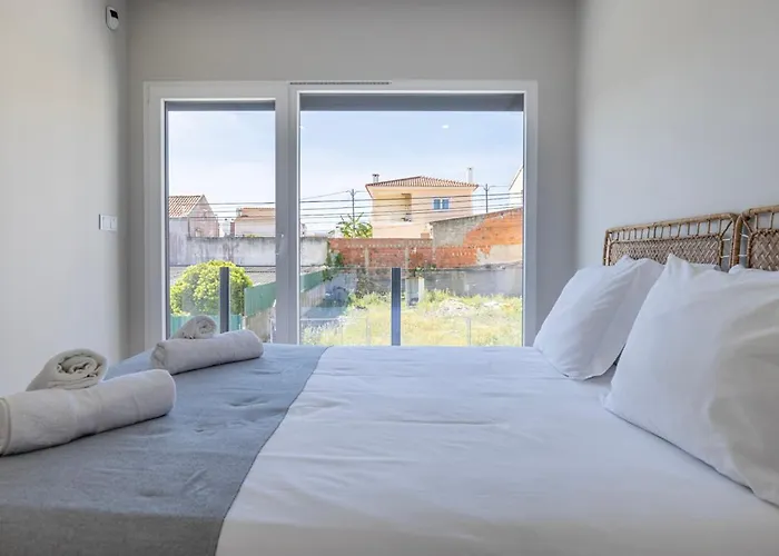 Poolside Oasis By Caparica Charneca (Setubal)